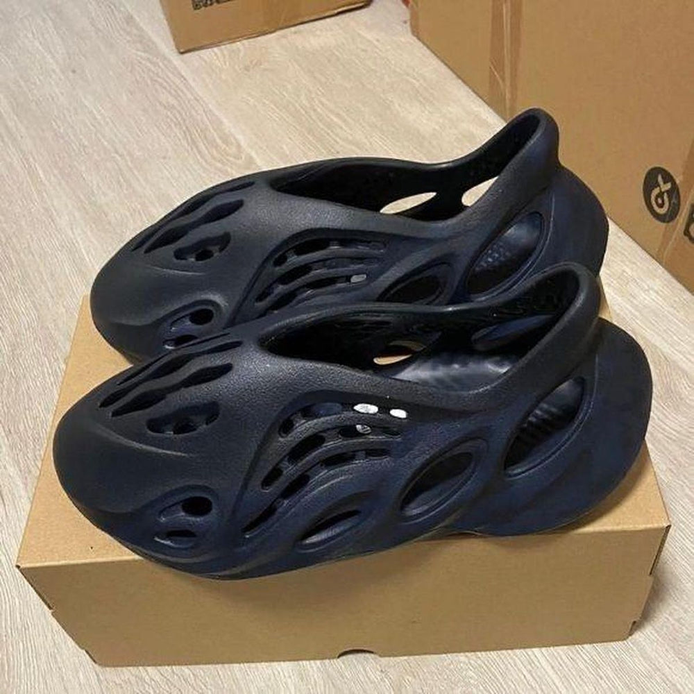 Adidas Yeezy Foam RNNR Onyx