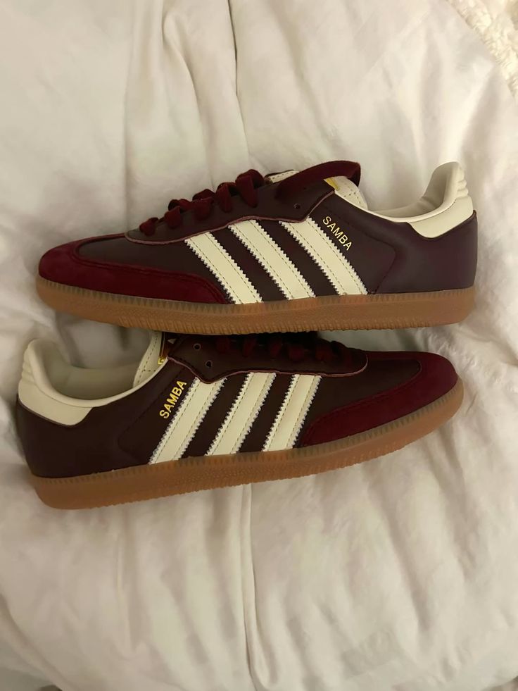 Adidas Samba OG Maroon Crewht Gold dropsnkrs