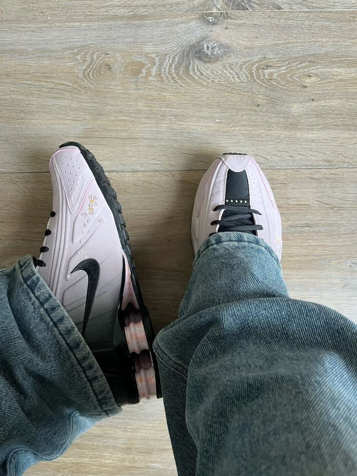 Nike Shox R4 Sakura