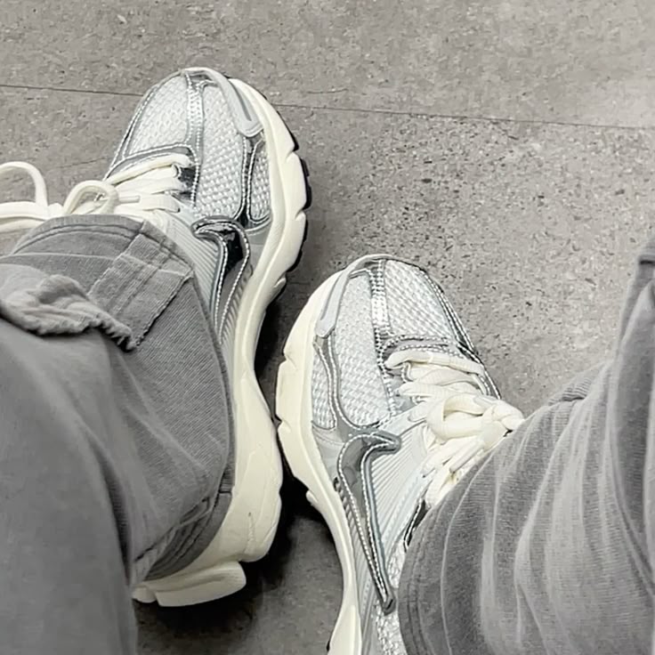 Nike Zoom Vomero 5 Photon Dust