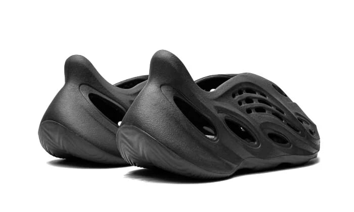 Adidas Yeezy Foam RNNR Onyx - dropsnkrs