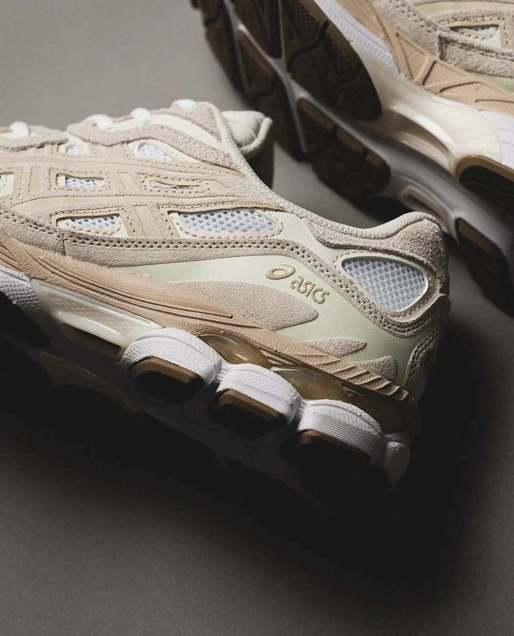 ASICS Gel NYC Blanc Gris Plume