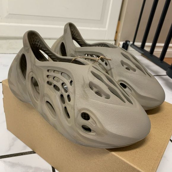 Adidas Yeezy Foam RNNR Stone Sage