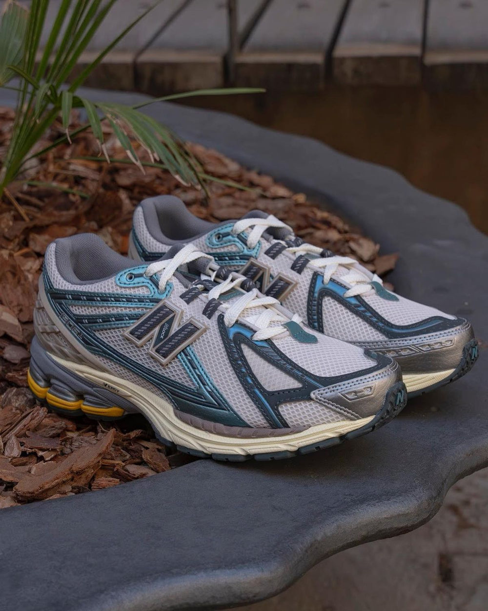 New Balance 1906R Metallic Teal