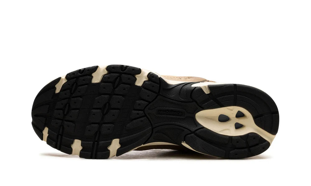 New Balance 530 Turtledove Gold Metallic