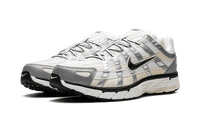 Nike P-6000 Lait de coco Argent métallisé