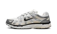 Nike P-6000 Lait de coco Argent métallisé